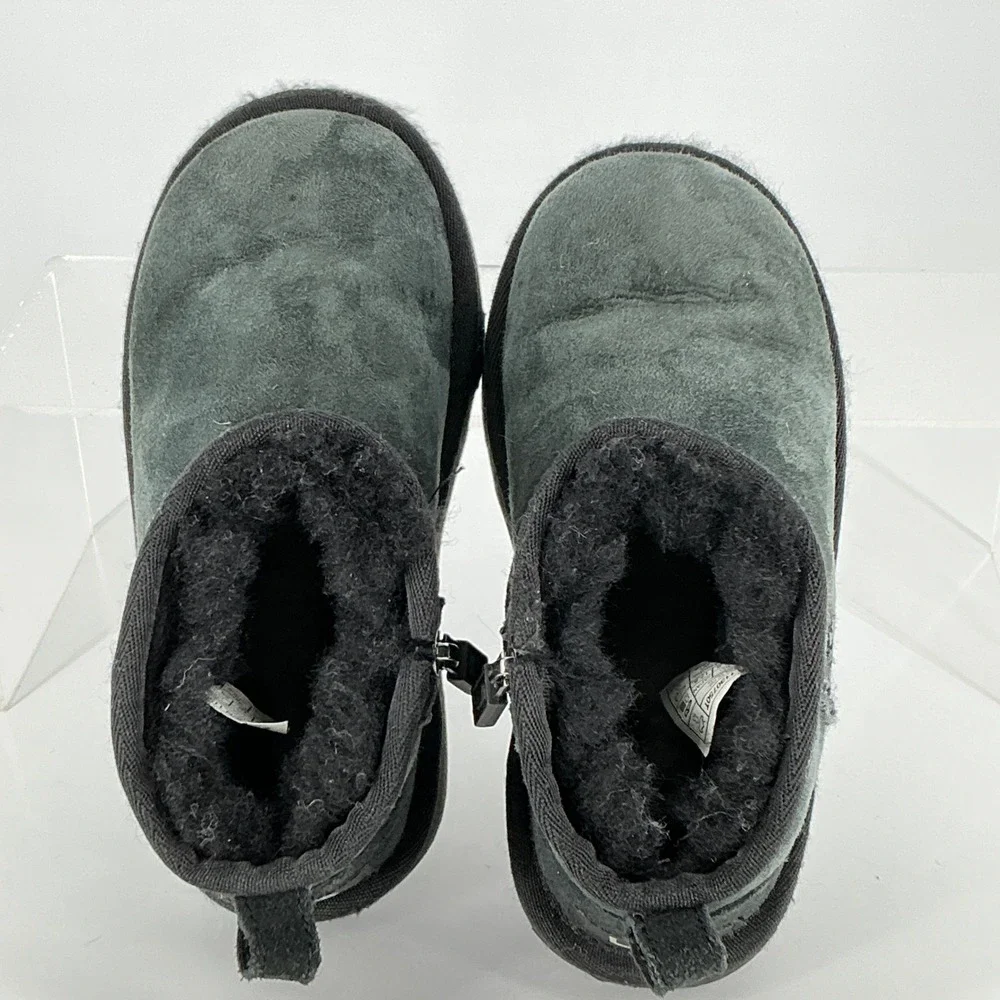 UGG Kids Size 11 Classic Ultra Mini‎ Side Zip Black Suede Sheepskin Boots
